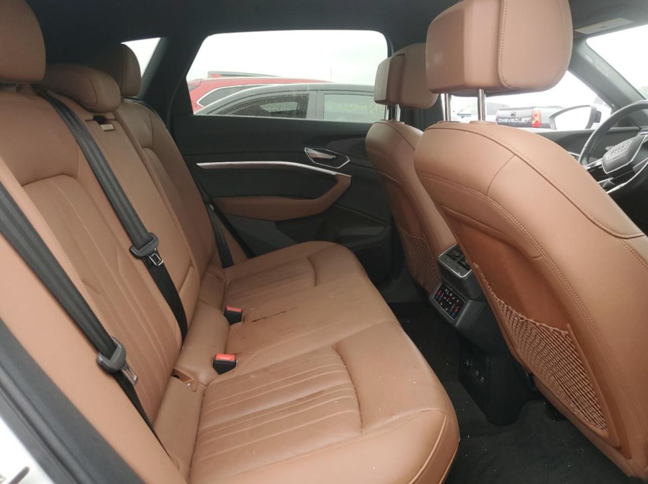 Фото - Audi E-tron #9