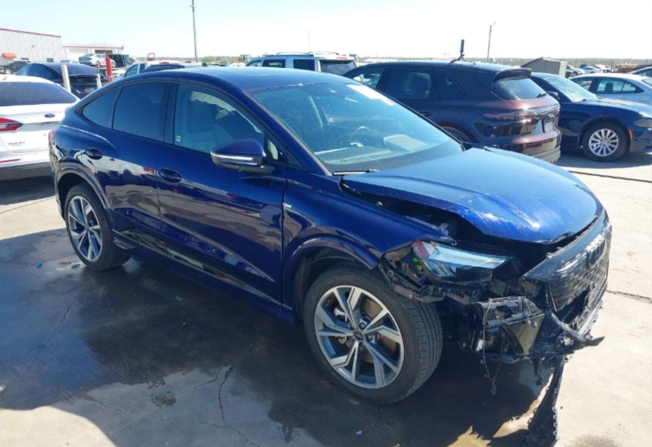 Фото - Audi Q4 Sportback e-tron #3