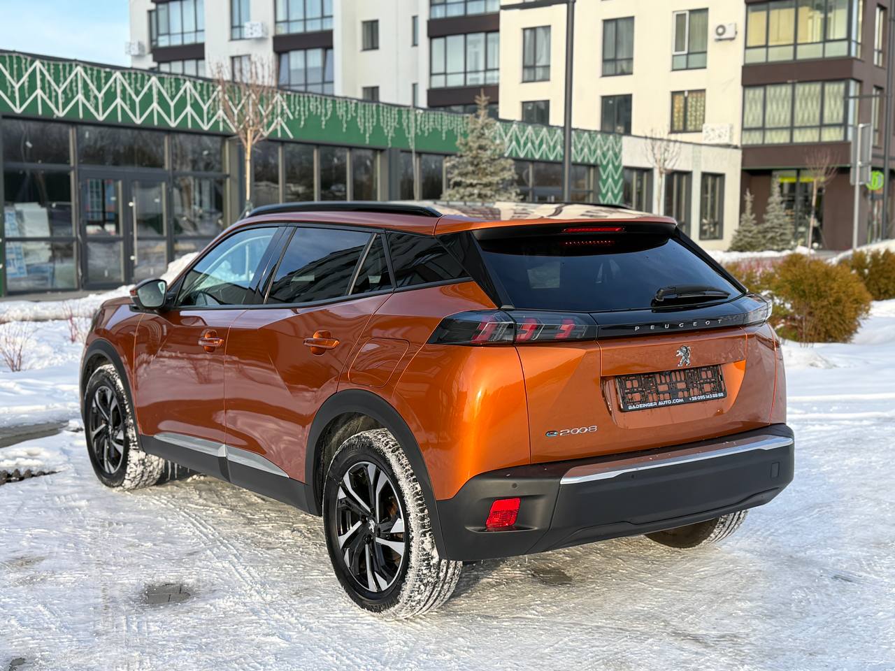 Фото - Peugeot e-2008 #6