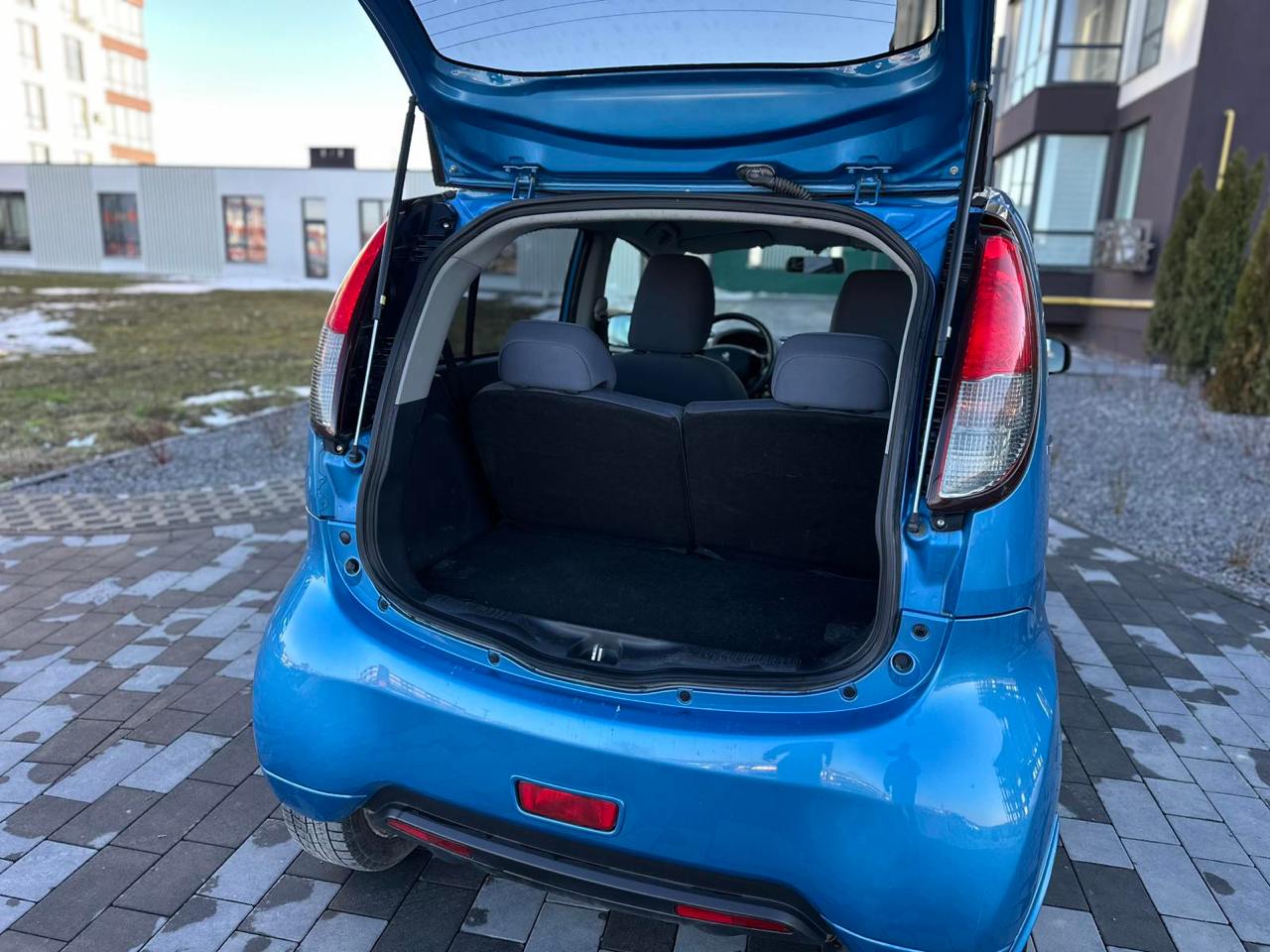 Фото - Peugeot Ion #3