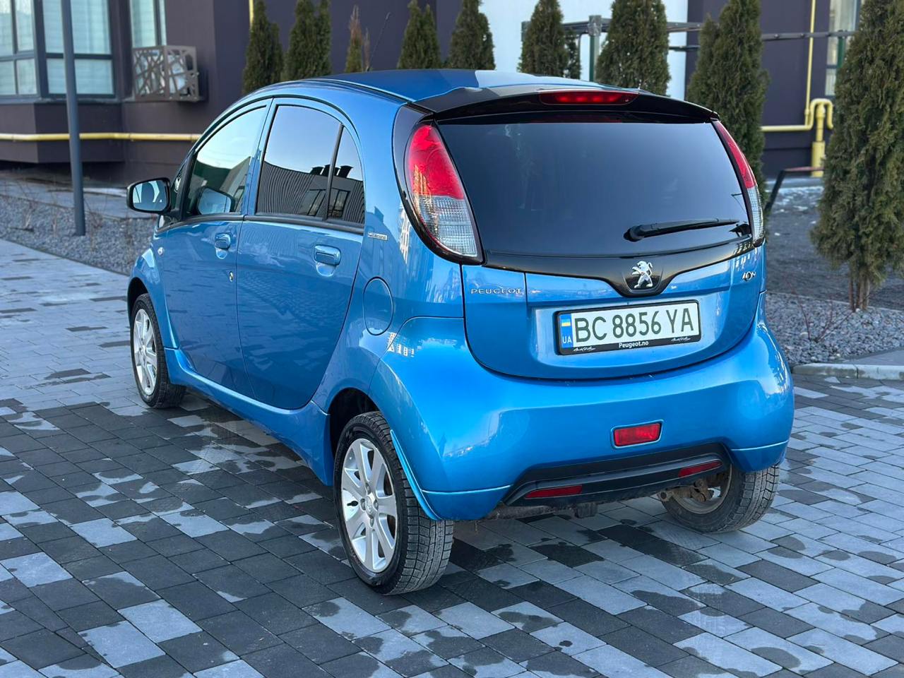 Фото - Peugeot Ion #4