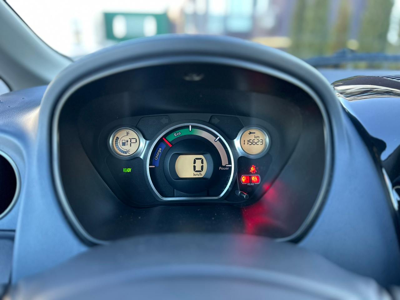 Фото - Peugeot Ion #8