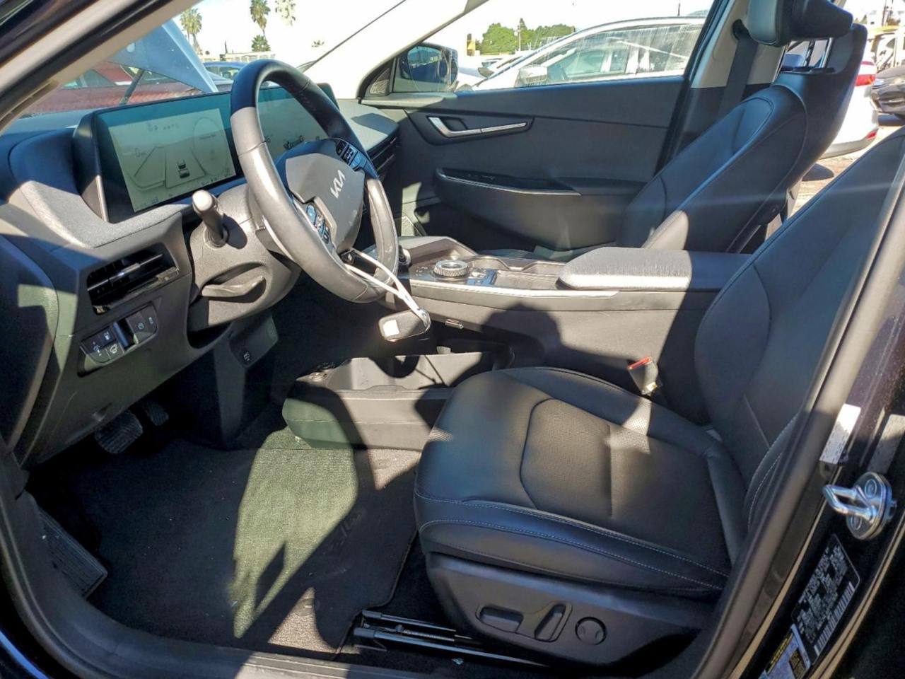 Фото - Kia EV6 #8