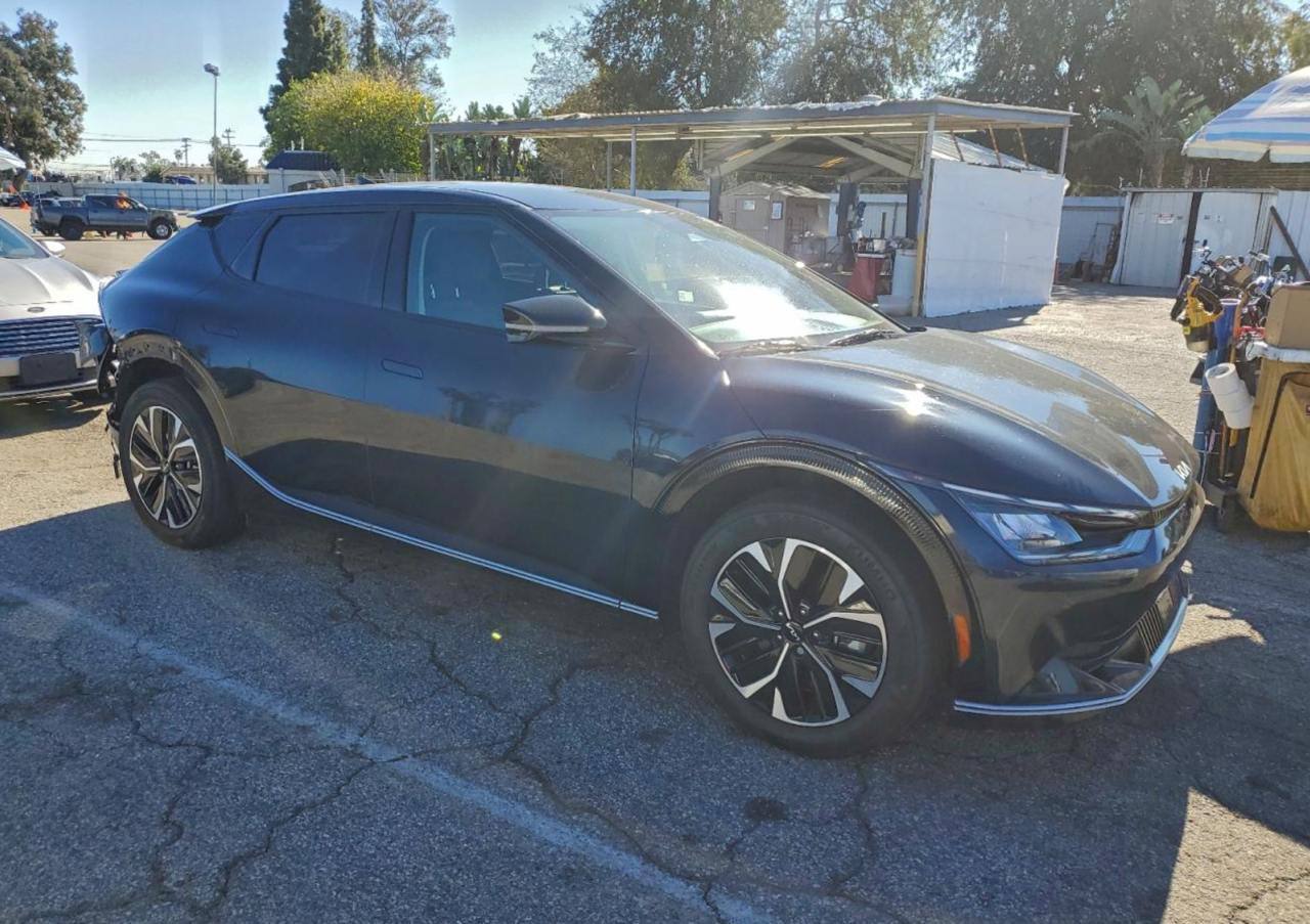 Фото - Kia EV6 #2