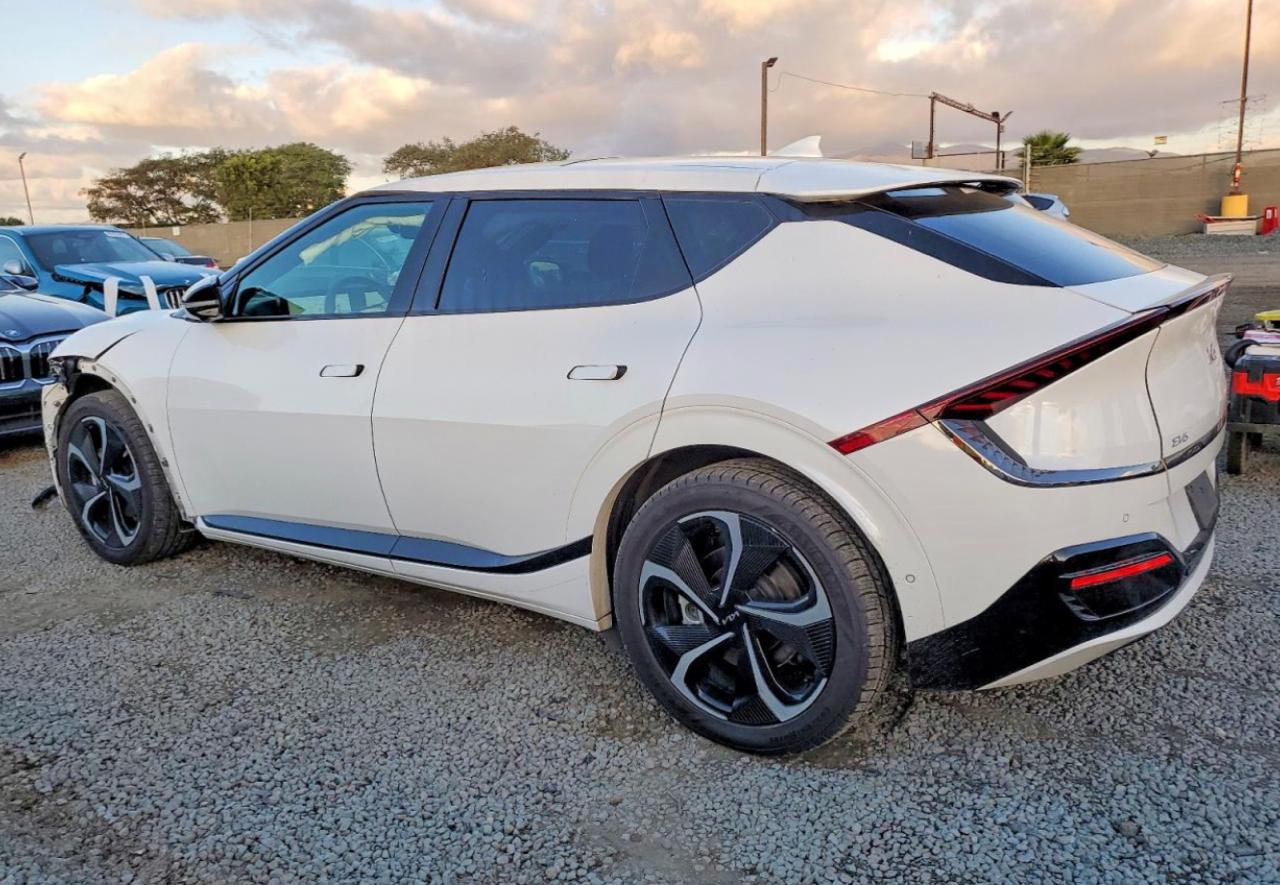 Фото - Kia EV6 #4