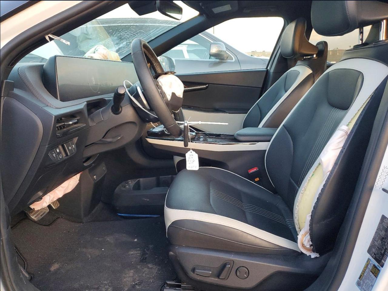 Фото - Kia EV6 #8