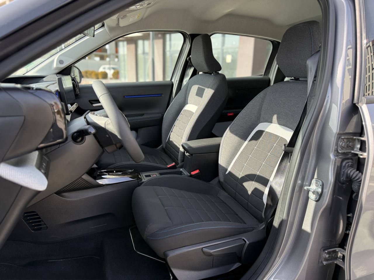 Фото - Citroen e-C3 #8