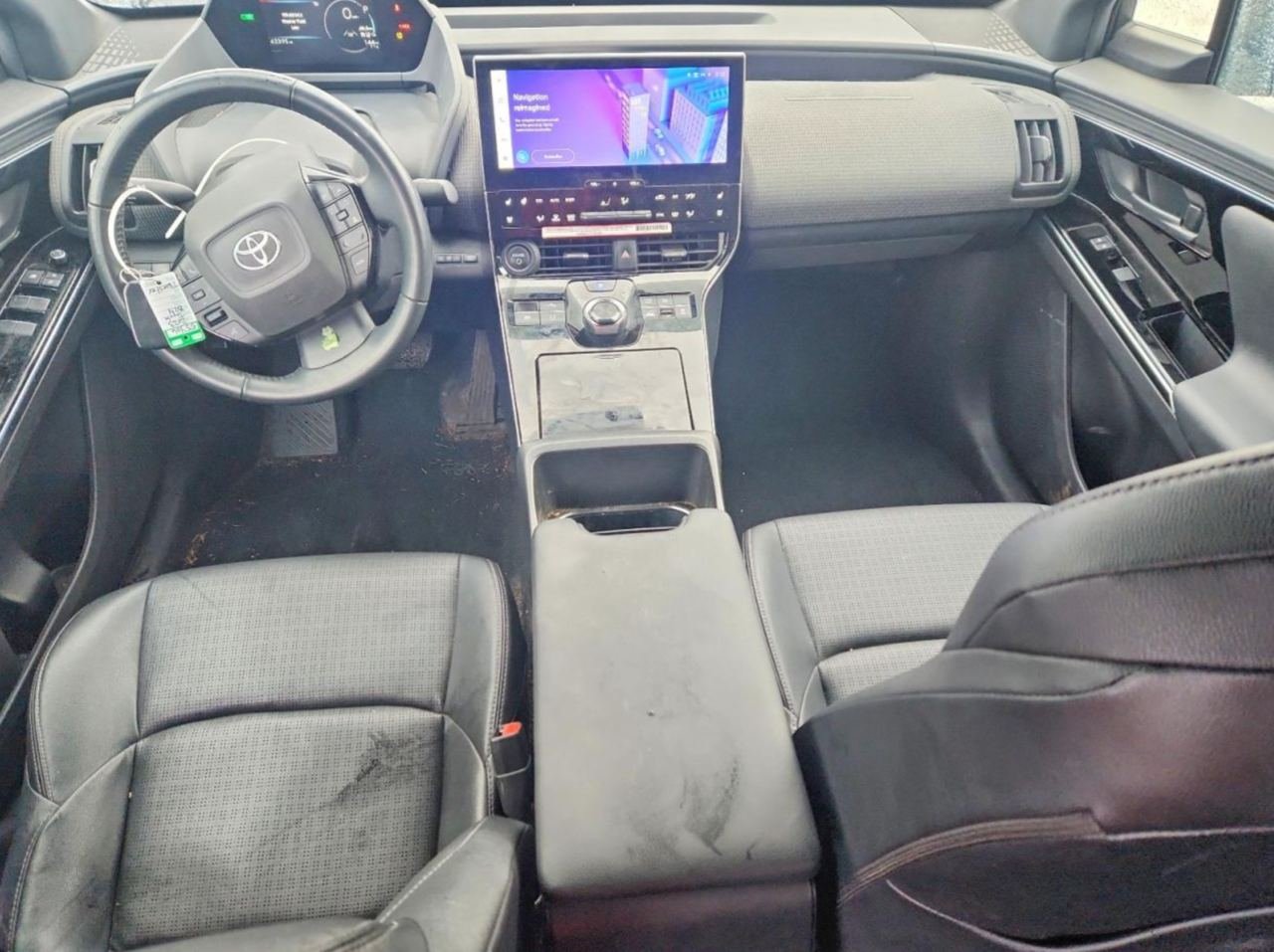 Фото - Toyota bZ4X #7