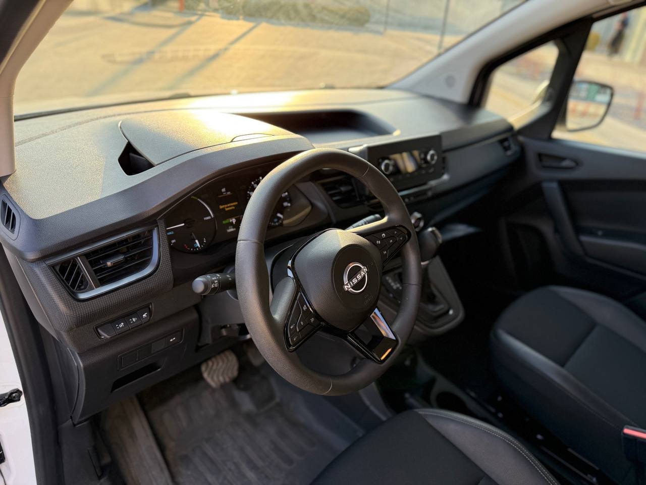 Фото - Nissan Townstar #8