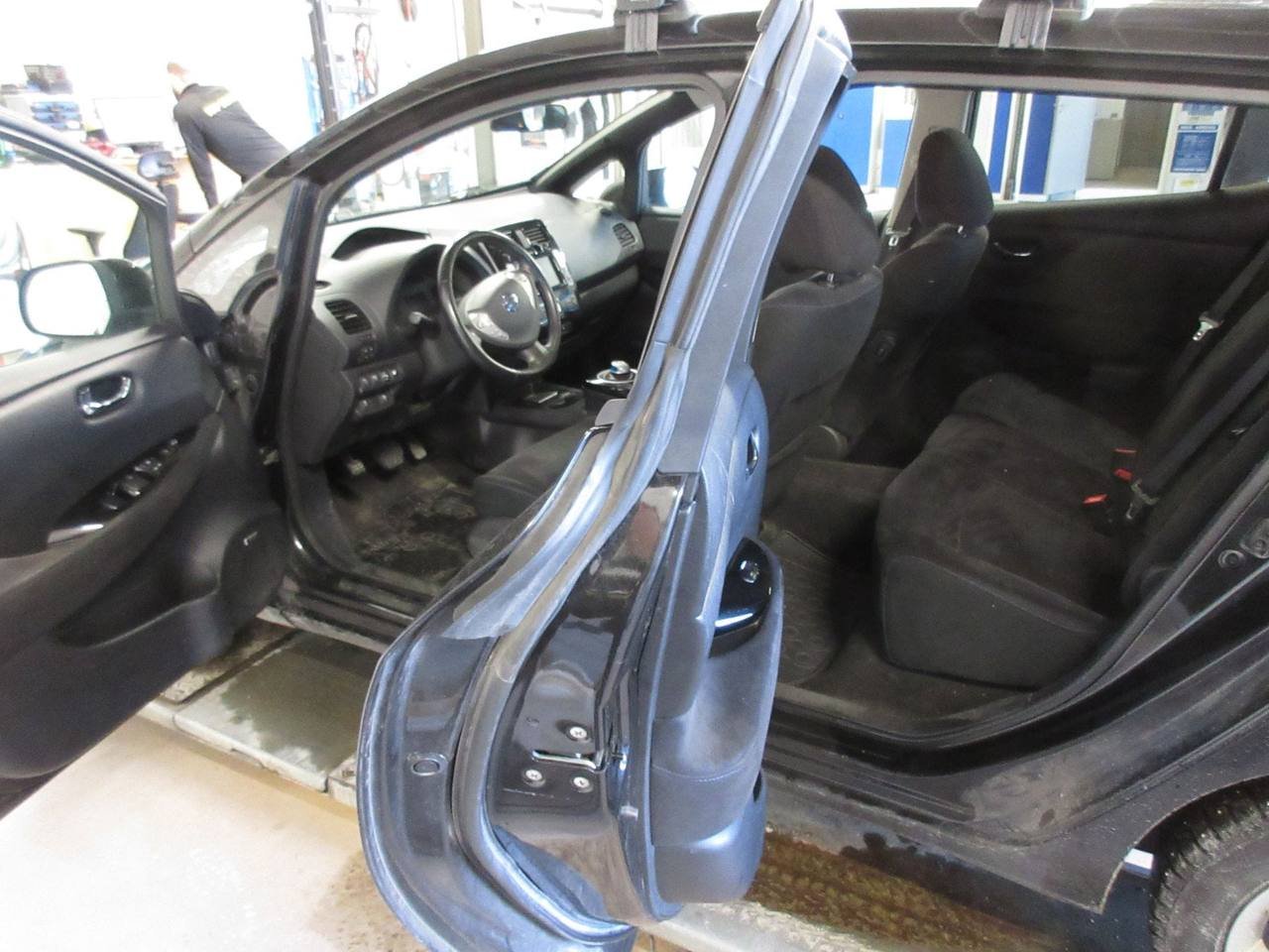 Фото - Nissan Leaf #10