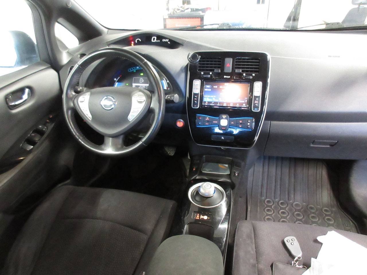 Фото - Nissan Leaf #8