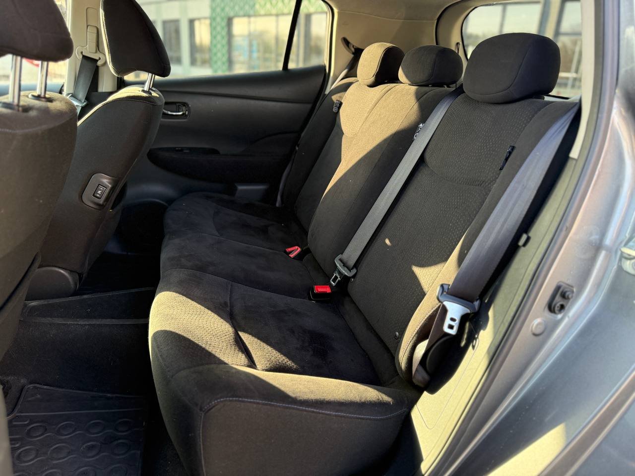 Фото - Nissan Leaf #9