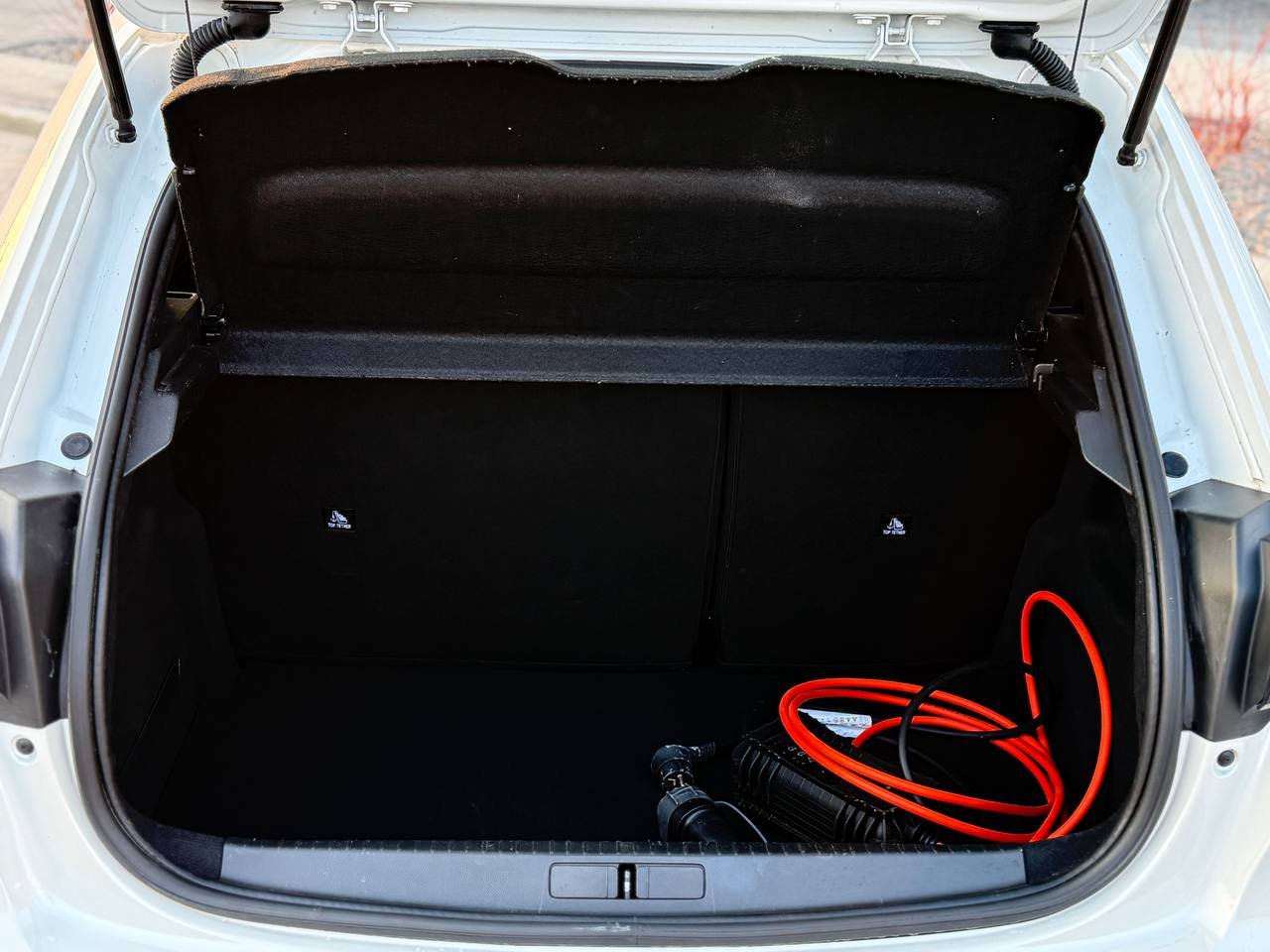 Фото - Peugeot e-208 #12