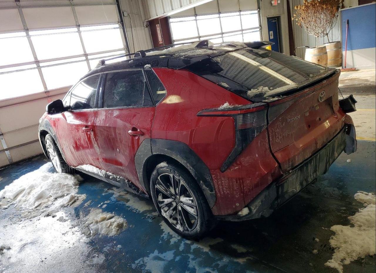 Фото - Toyota bZ4X #4