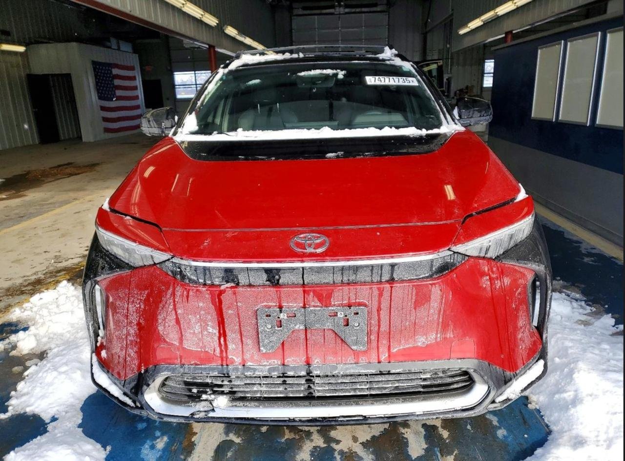 Фото - Toyota bZ4X #2