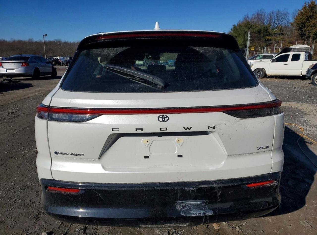 Фото - Toyota Crown Signia #5