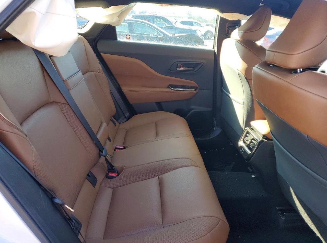 Фото - Toyota Crown Signia #8