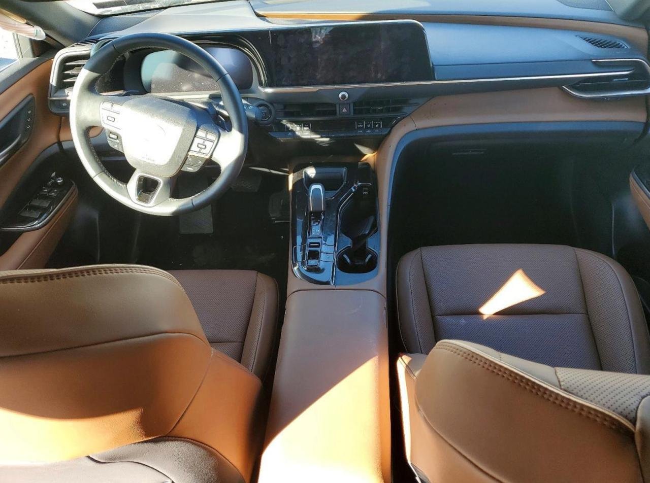 Фото - Toyota Crown Signia #7