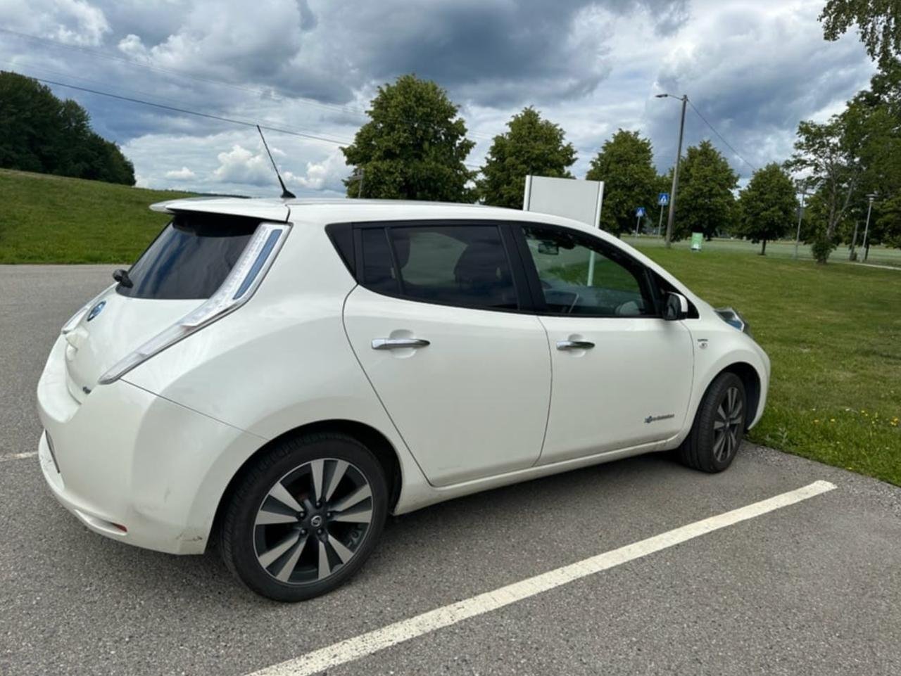 Фото - Nissan Leaf #4