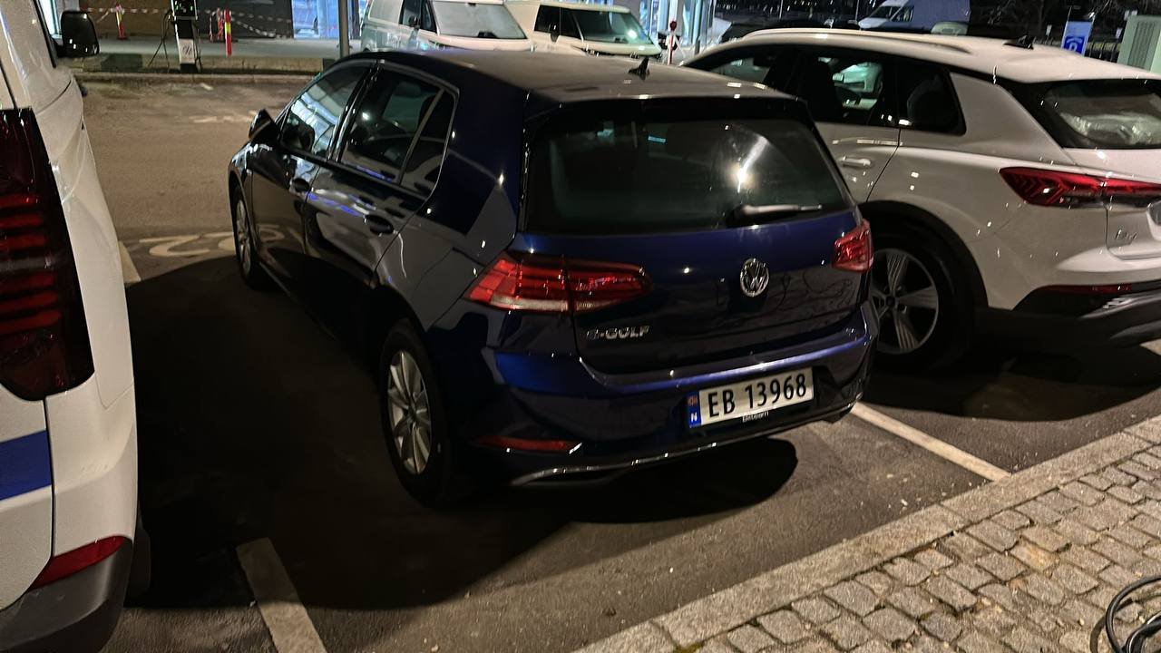 Фото - Volkswagen E-Golf #5
