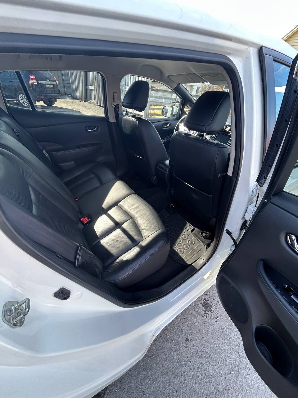 Фото - Nissan Leaf #9