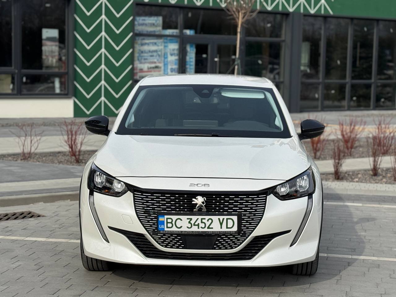 Фото - Peugeot e-208 #2