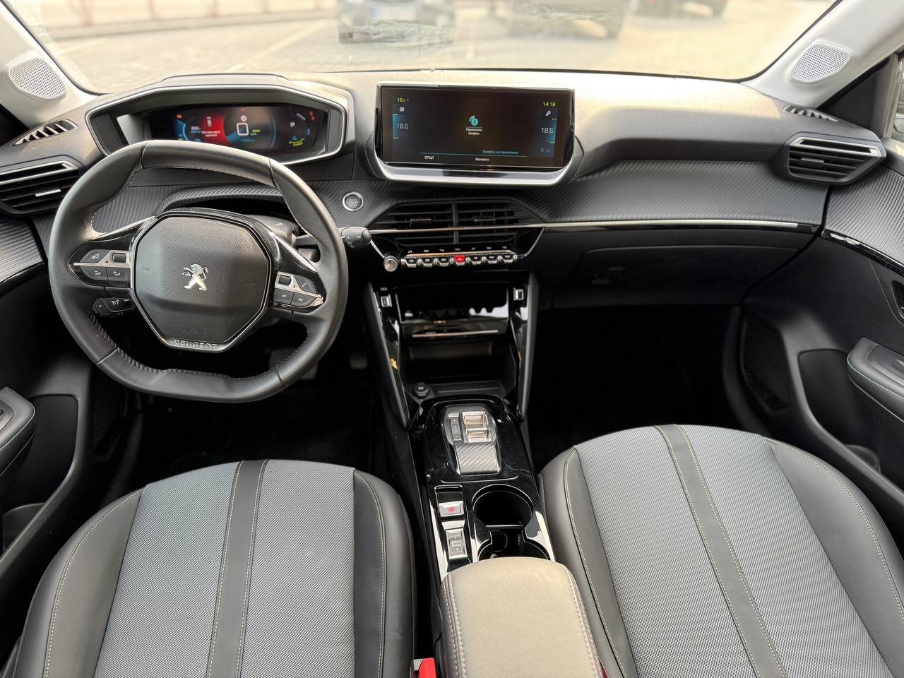 Фото - Peugeot e-208 #7