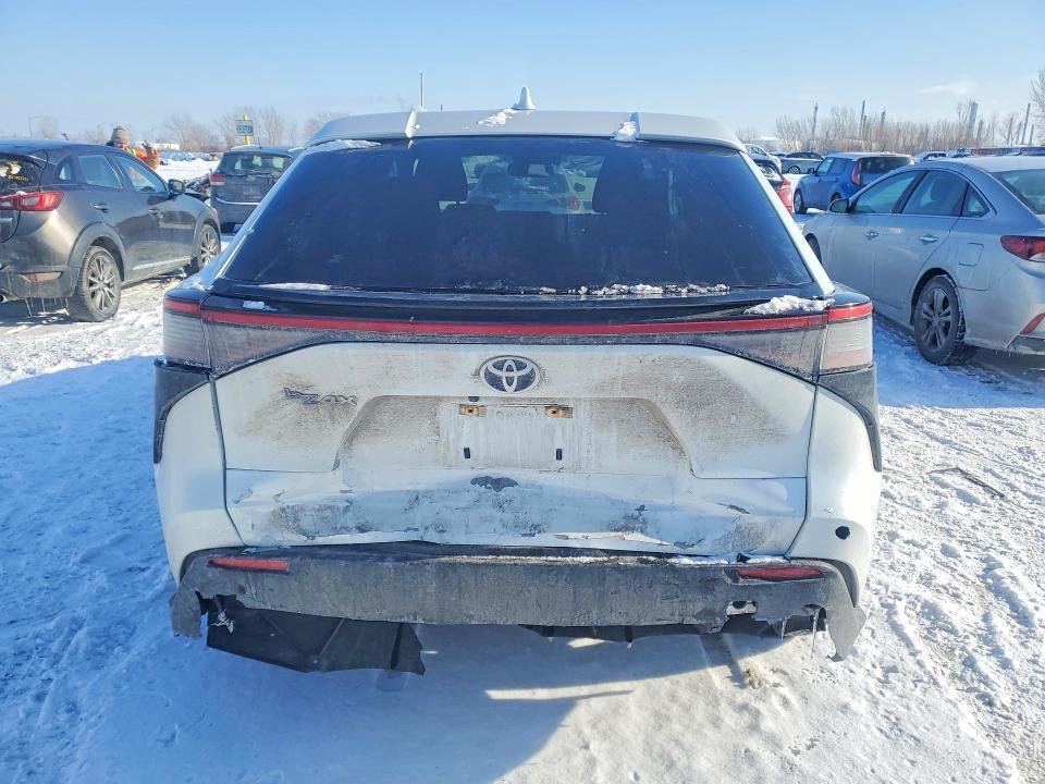 Фото - Toyota bZ4X #5