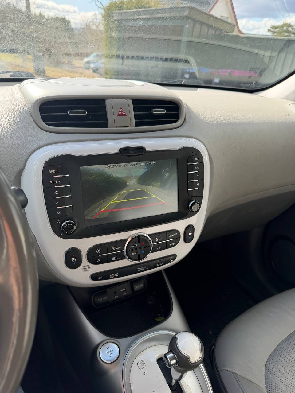 Фото - Kia Soul EV #7