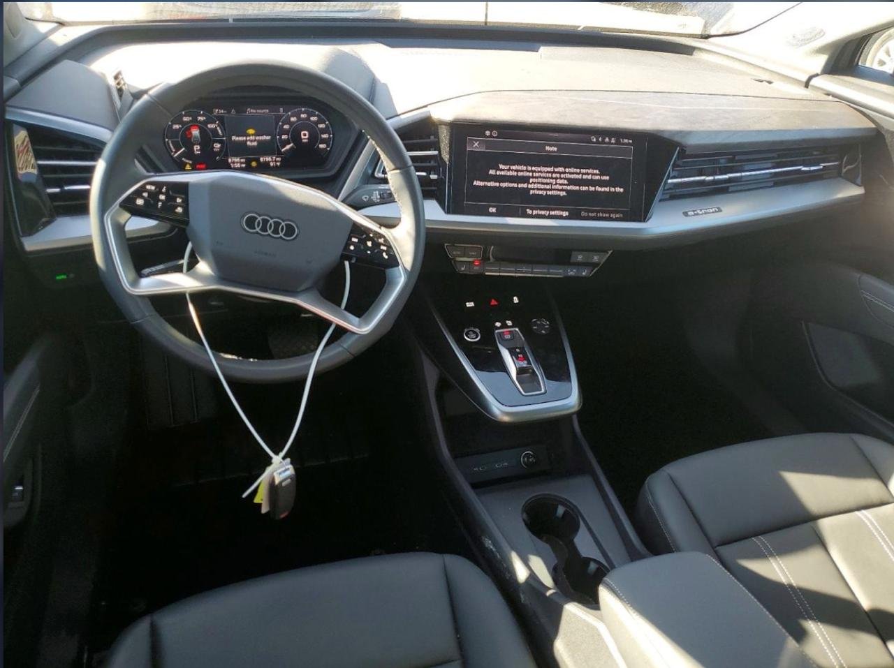 Фото - Audi Q4 e-tron #8