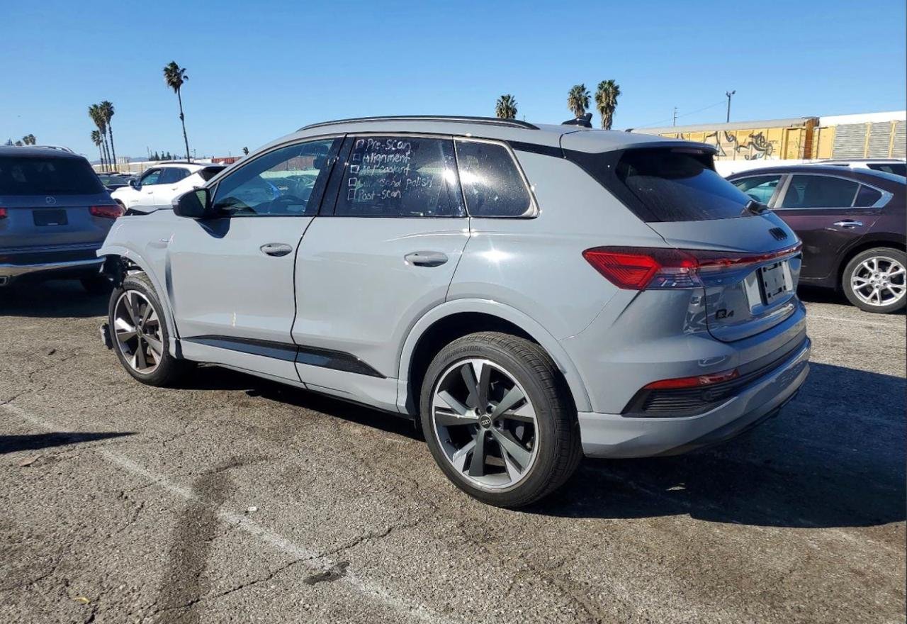 Фото - Audi Q4 e-tron #4