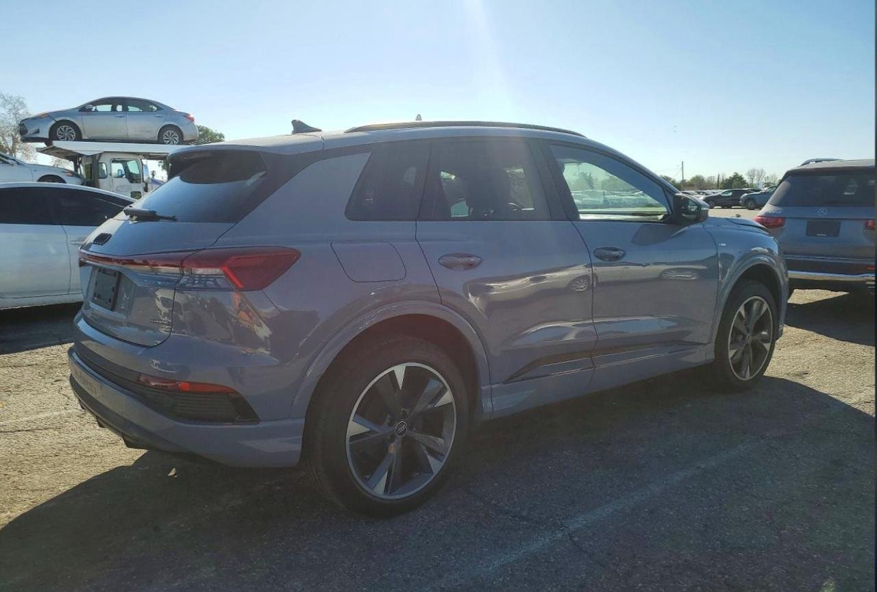 Фото - Audi Q4 e-tron #6