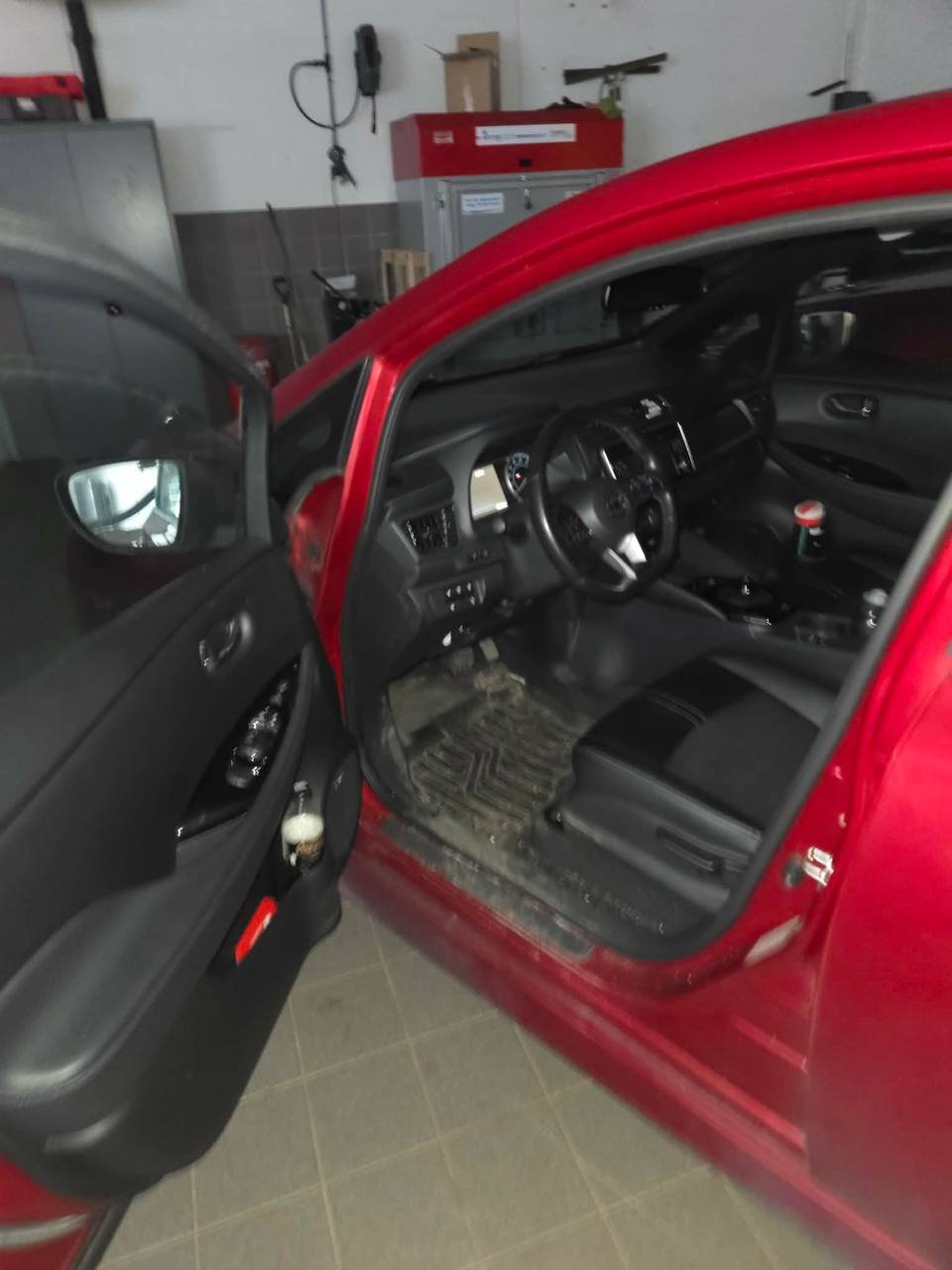 Фото - Nissan Leaf #8