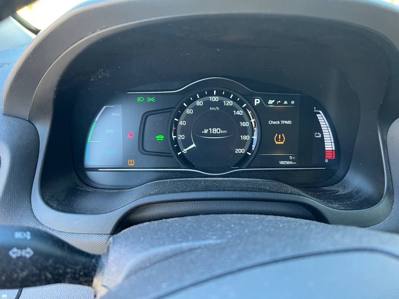 Фото - Hyundai IONIQ #5