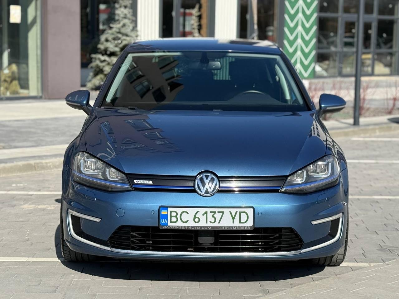 Фото - Volkswagen E-Golf #2