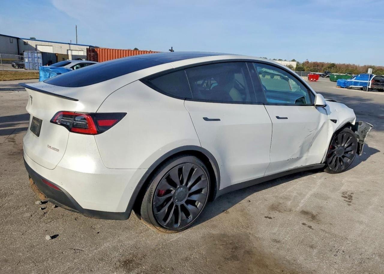 Фото - Tesla Model y #4