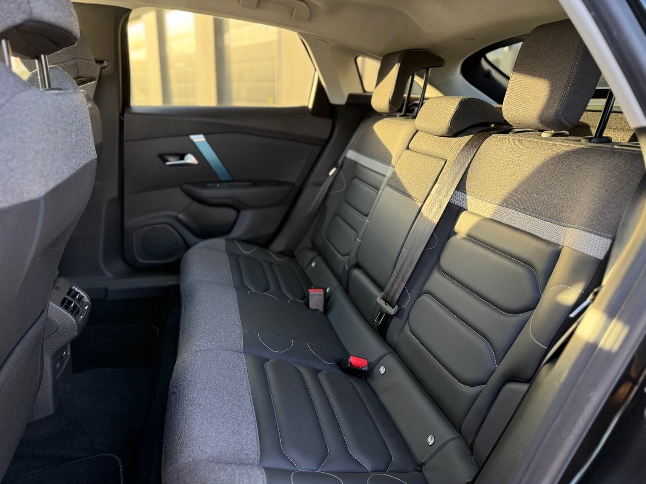 Фото - Citroen E-C4 #10