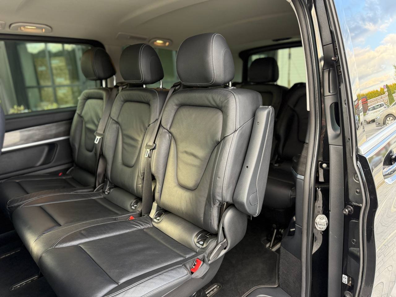 Фото - Mercedes-Benz EQV #10