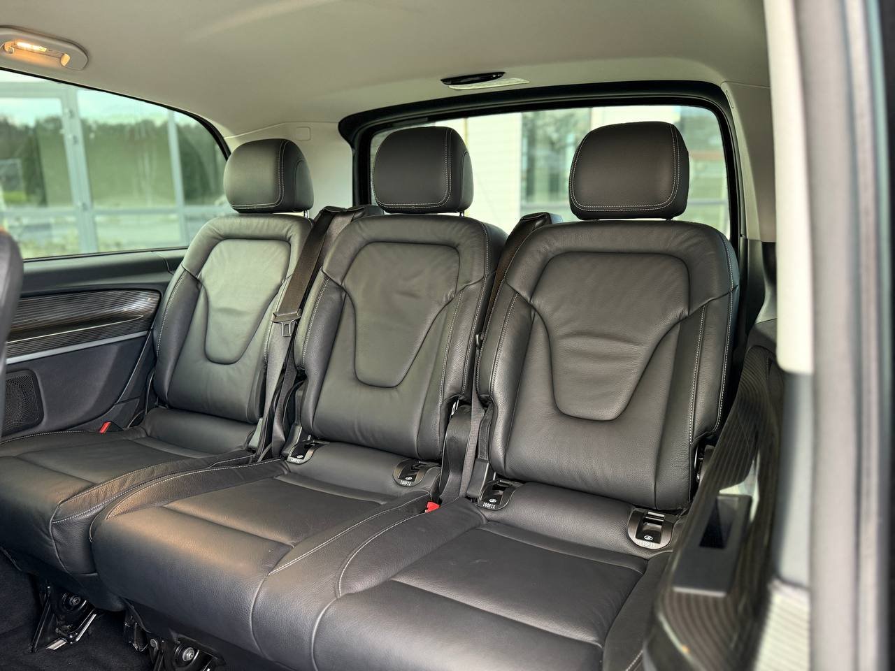 Фото - Mercedes-Benz EQV #11