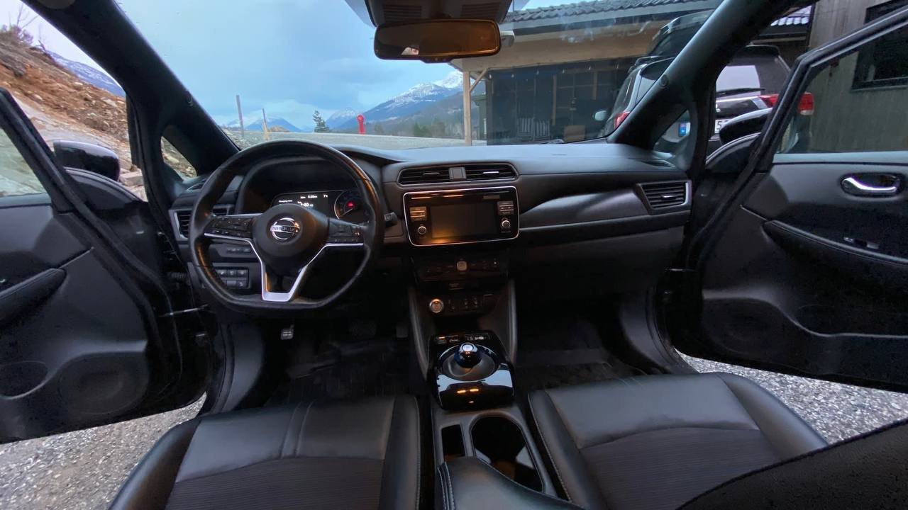 Фото - Nissan Leaf #9