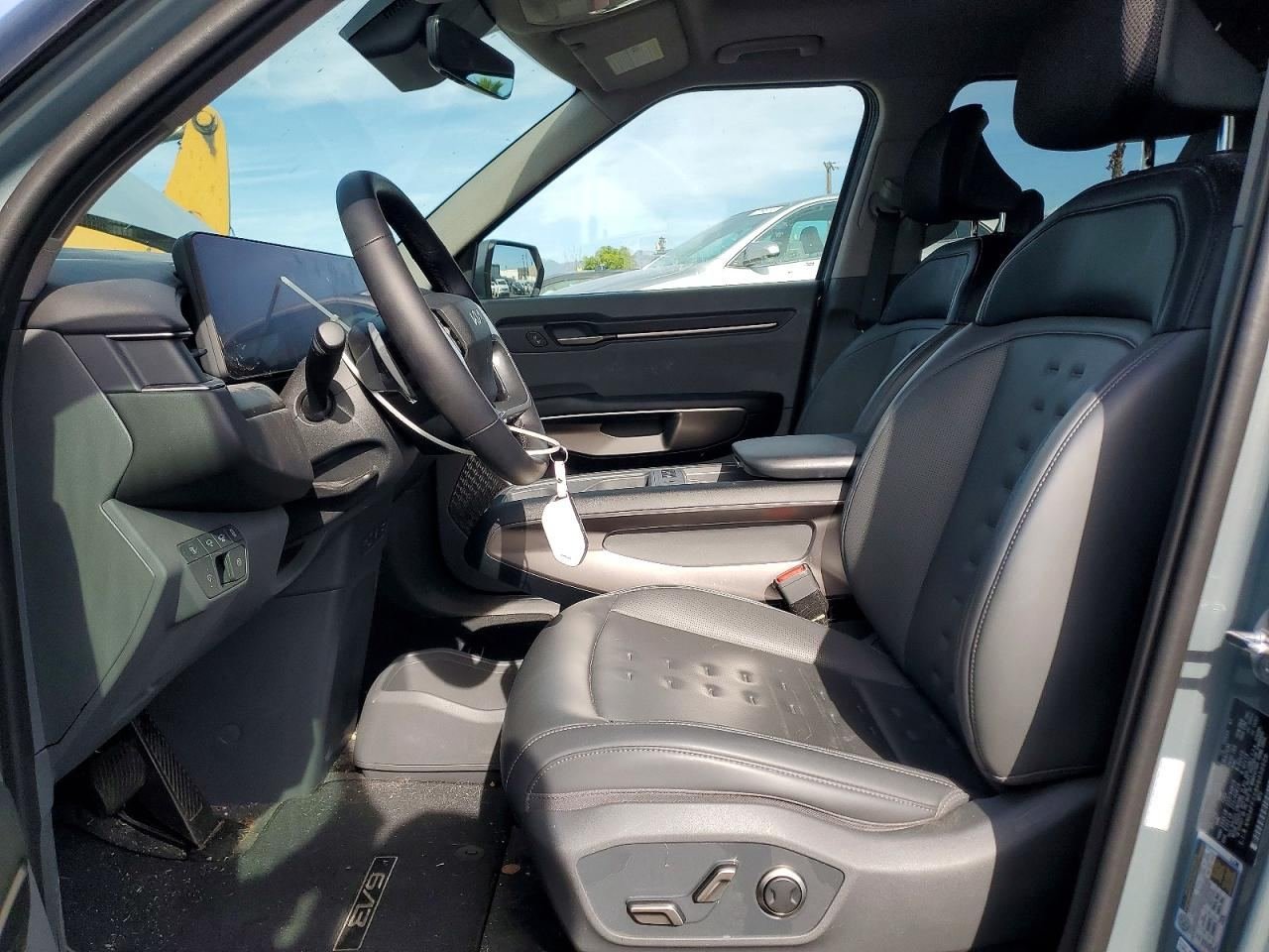 Фото - Kia EV9 #9