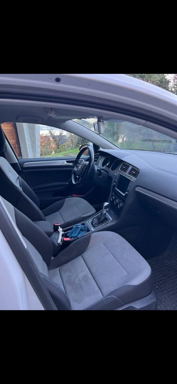 Фото - Volkswagen E-Golf #5