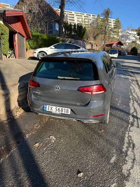 Фото - Volkswagen E-Golf #3