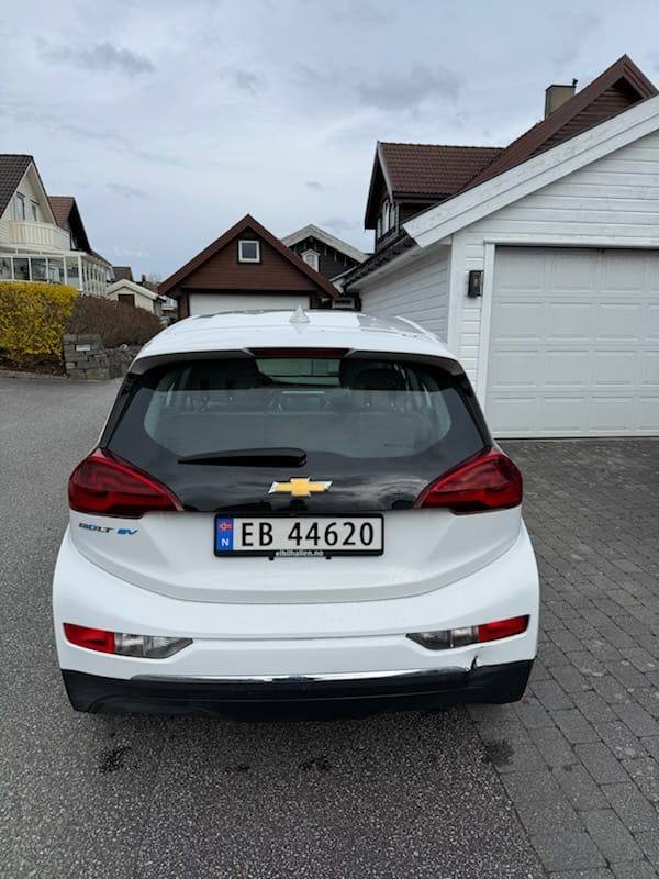 Фото - Chevrolet Bolt Ev #2