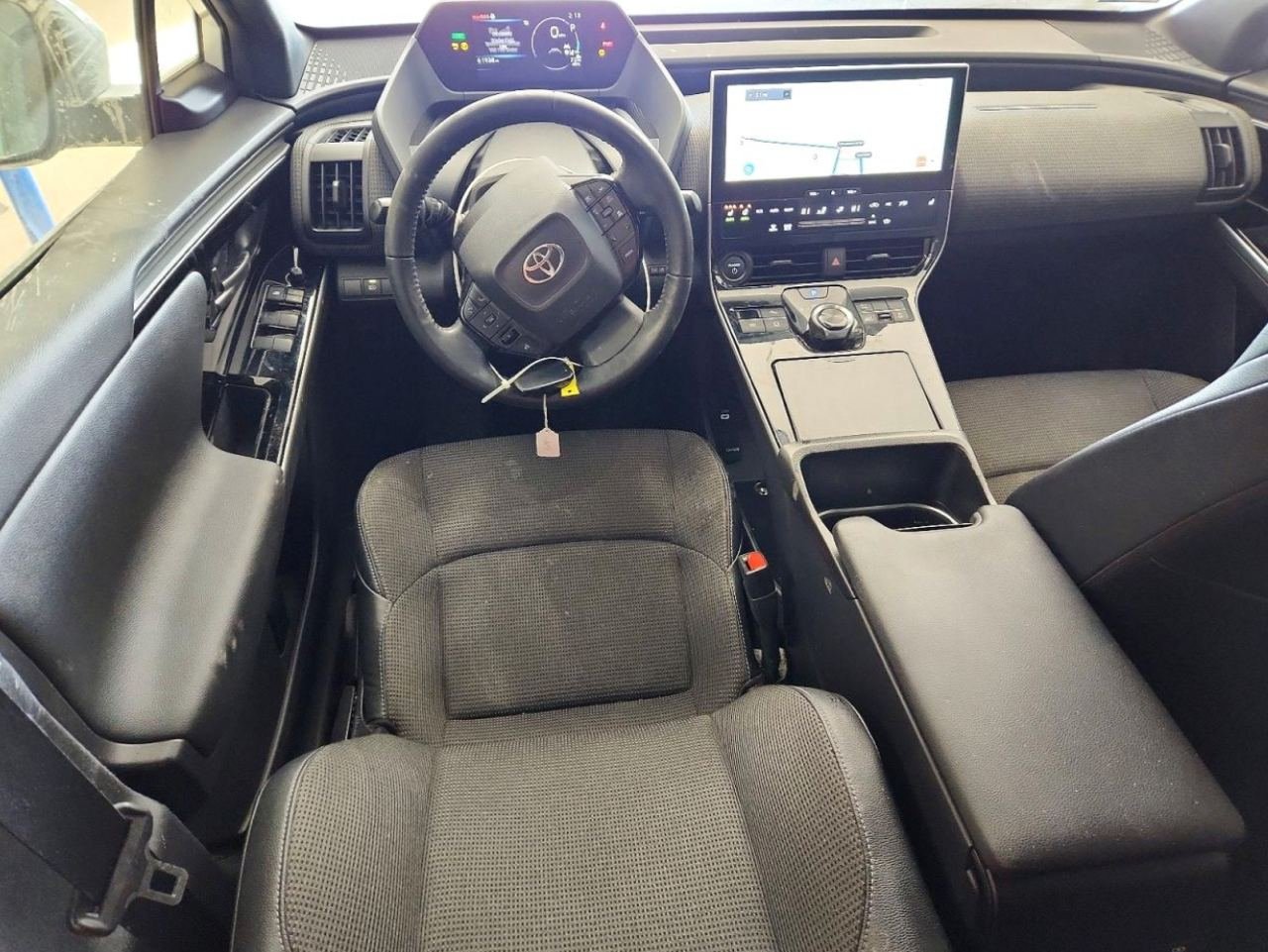 Фото - Toyota bZ4X #6