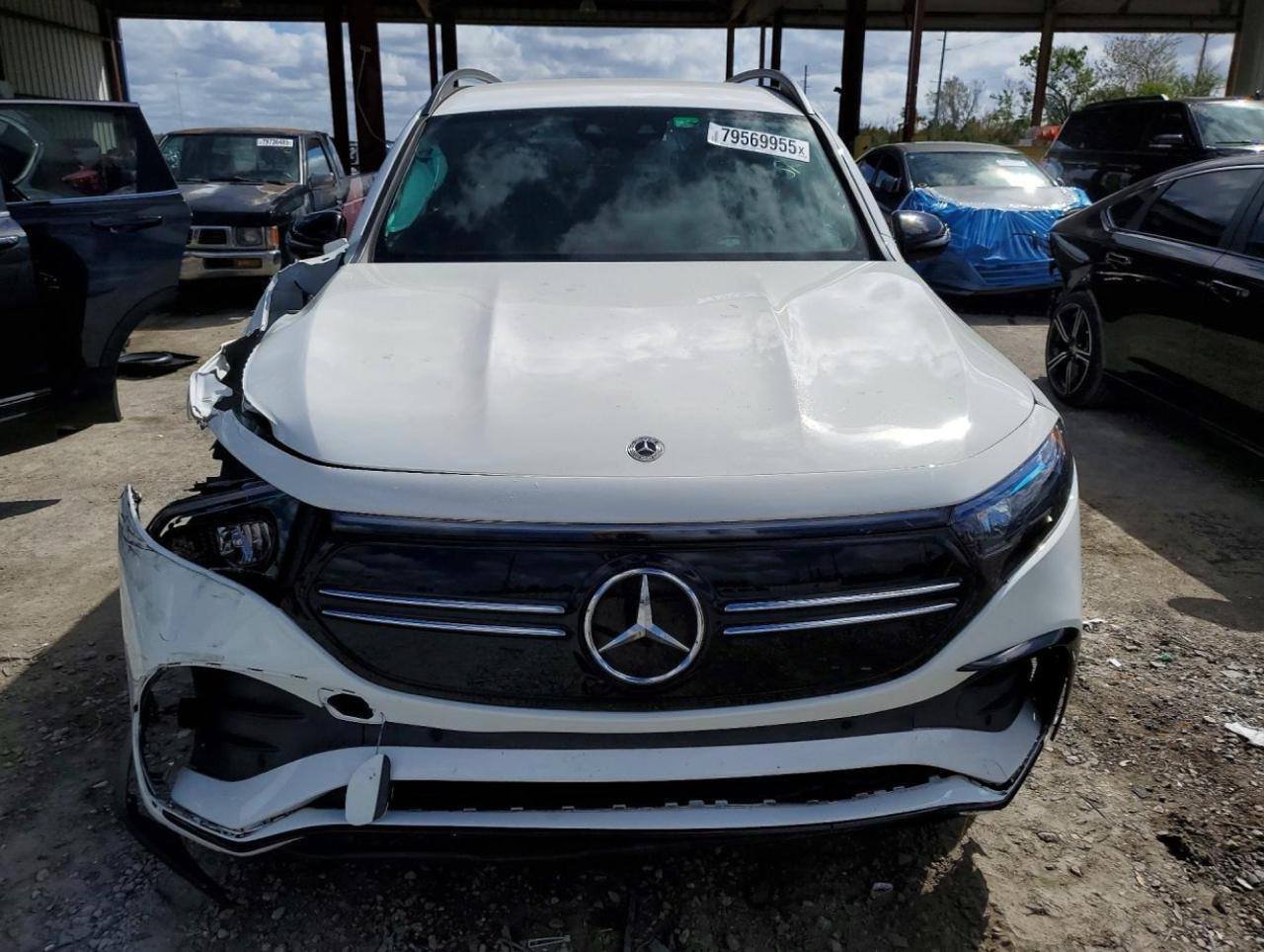 Фото - Mercedes-Benz EQB #2