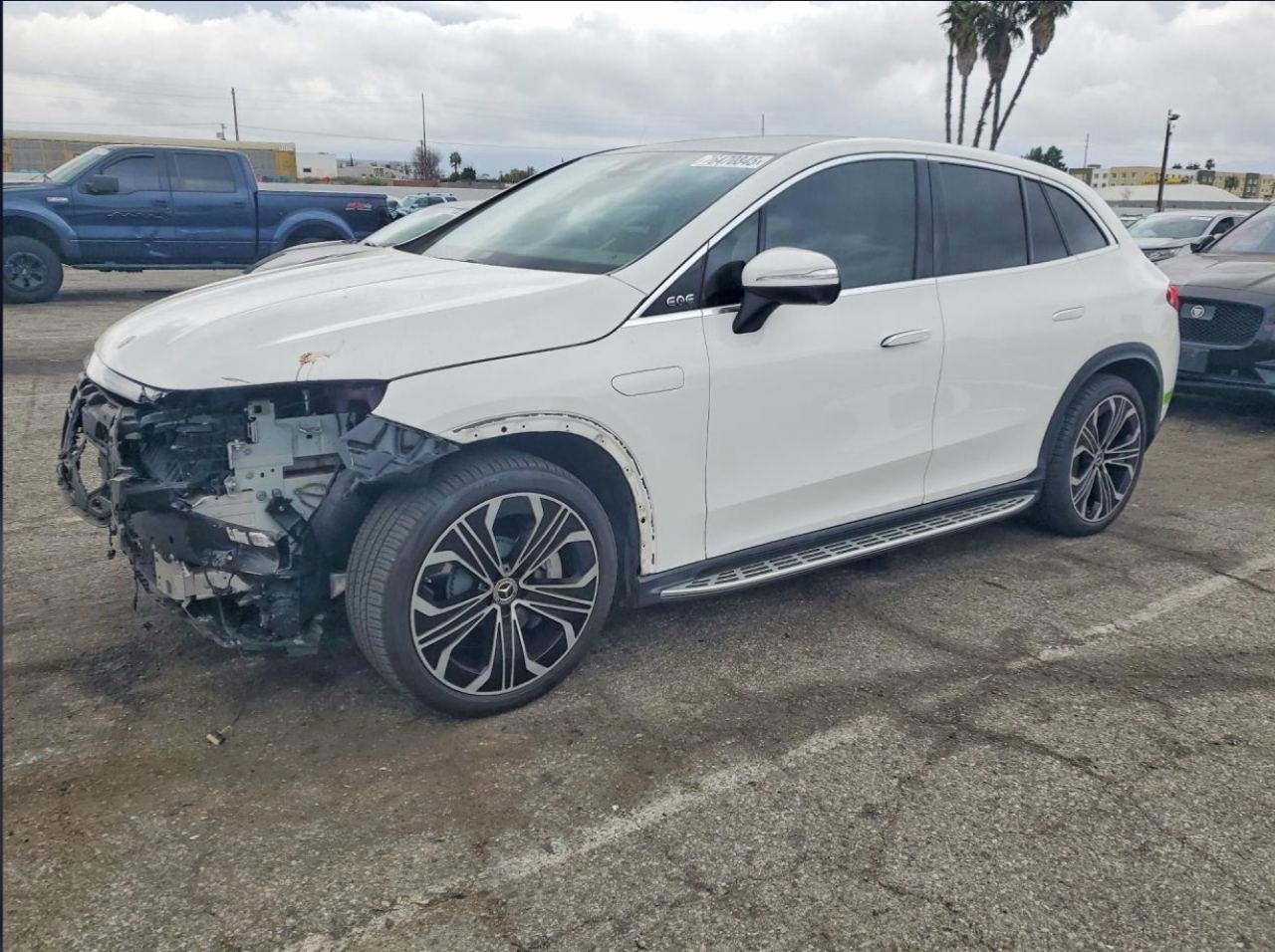 Mercedes-Benz EQE SUV
