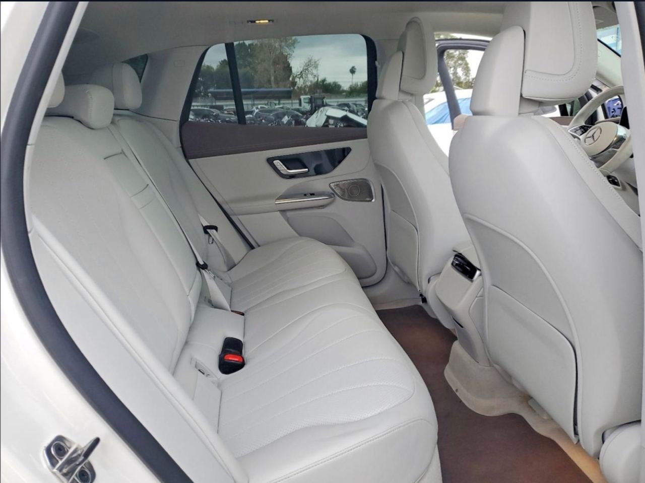 Фото - Mercedes-Benz EQE SUV #9