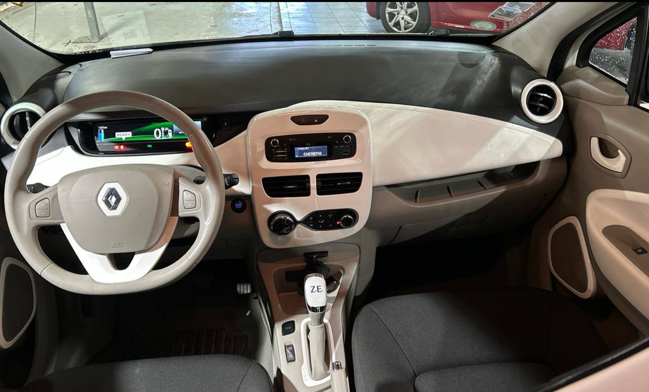 Фото - Renault ZOE #7