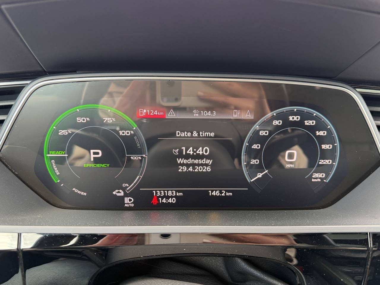 Фото - Audi E-tron #13